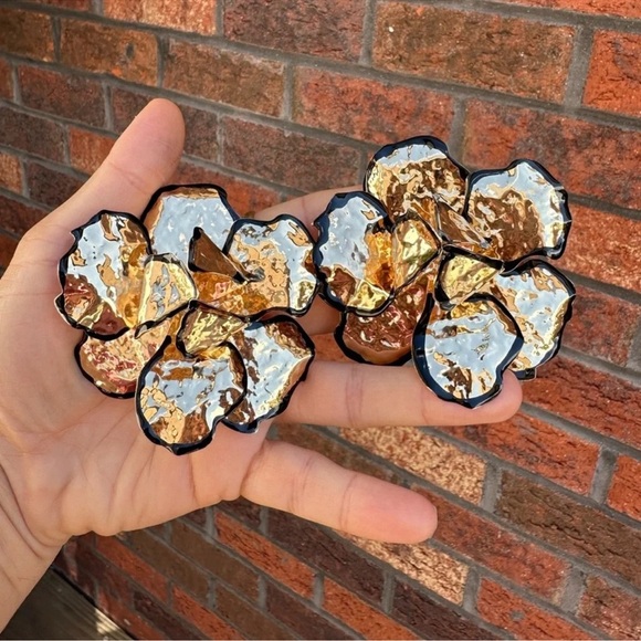 Zara Gold Metal Flower Earrings - Picture 5 of 14